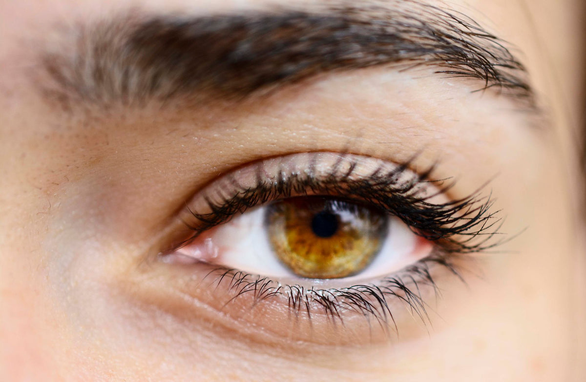 Cils recourbés et regard naturel