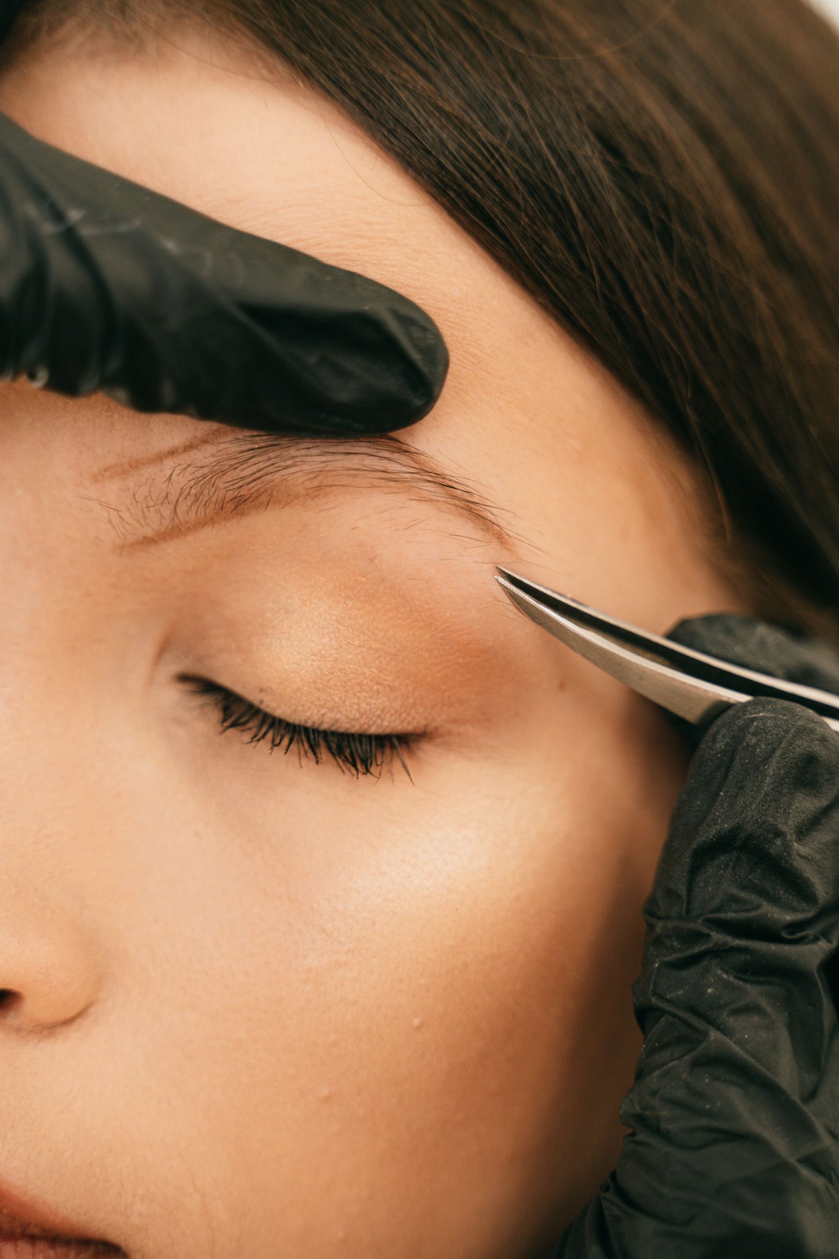 Restructuration des sourcils